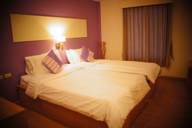 Nantra De Comfort Bangkok Exteriör bild