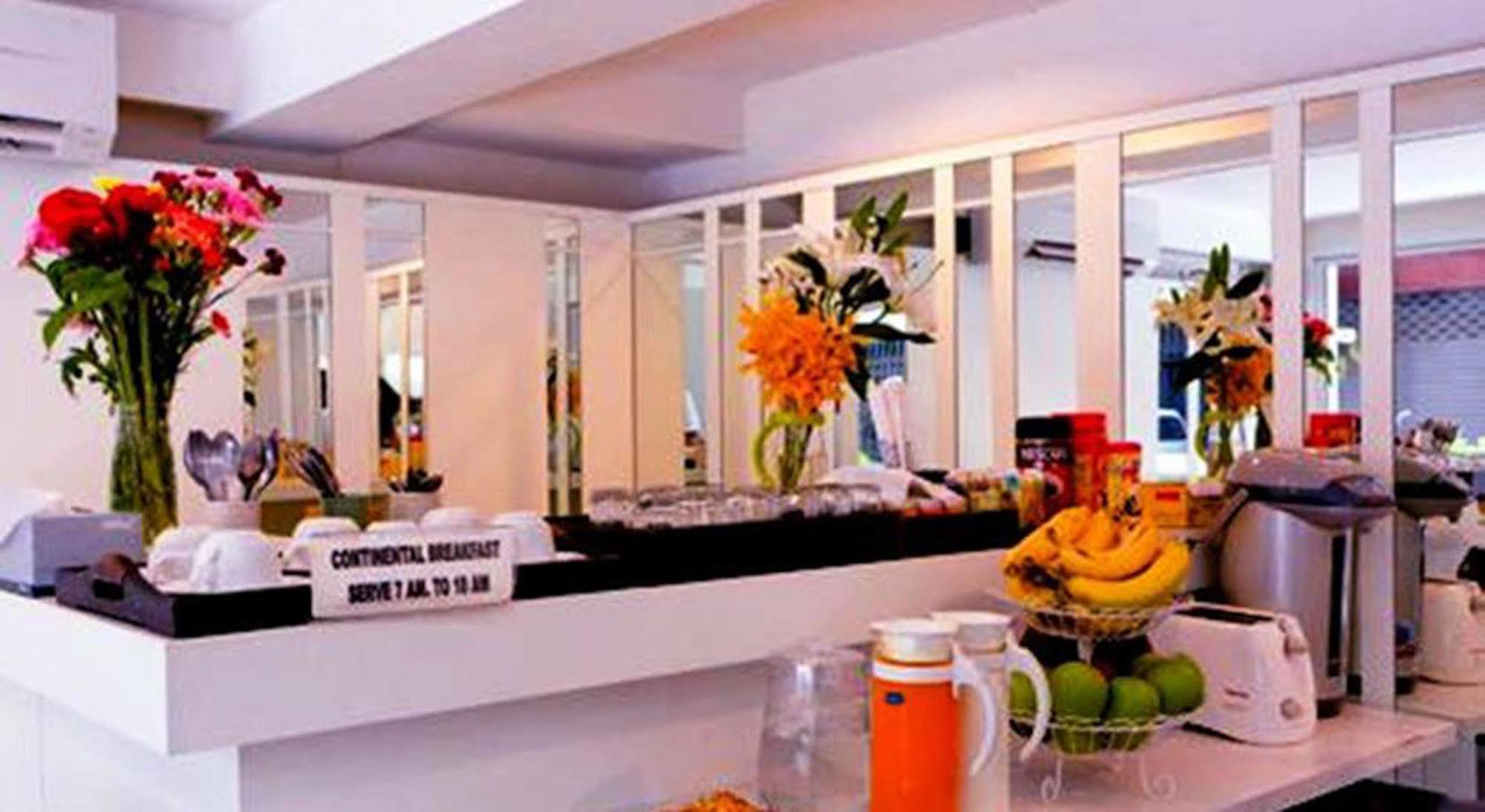 Nantra De Comfort Bangkok Exteriör bild