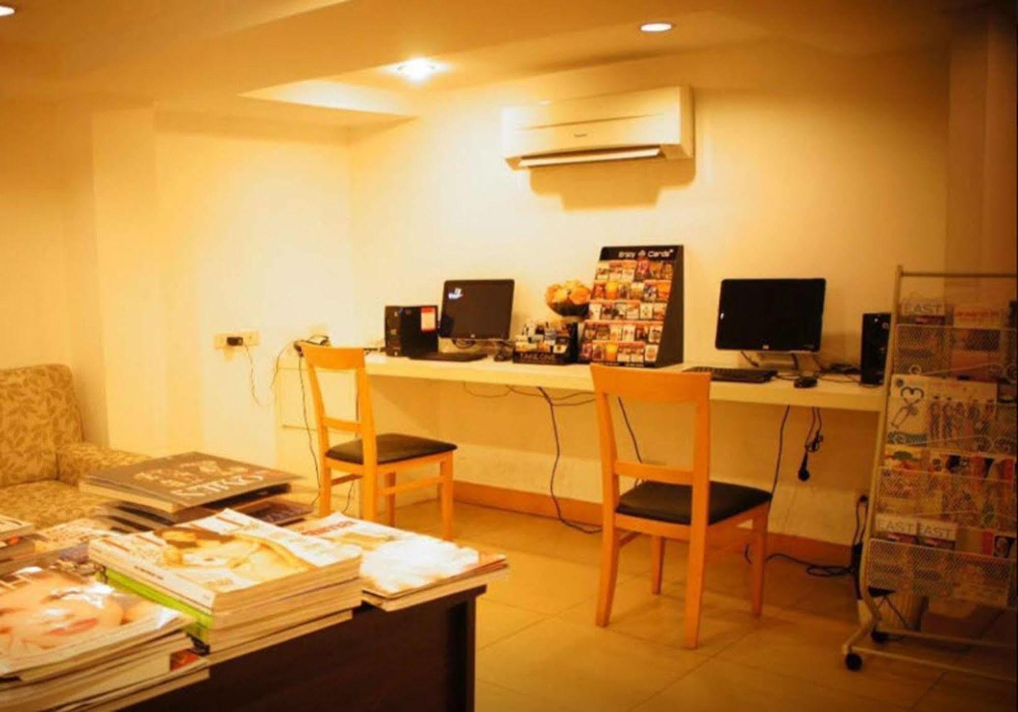 Nantra De Comfort Bangkok Exteriör bild
