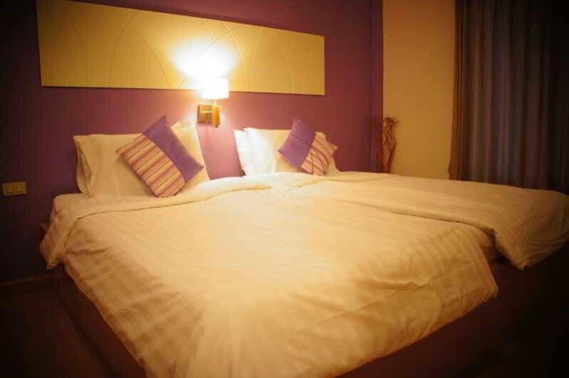 Nantra De Comfort Bangkok Exteriör bild